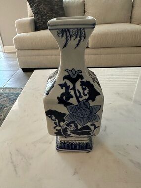 Chinoiserie Blue White porcelain fluted vase NWT